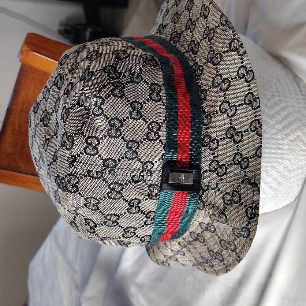Gucci Beige Monogram Hat with Green and Red Stripe(WILLING TO NEGOTIATE PRICE)
